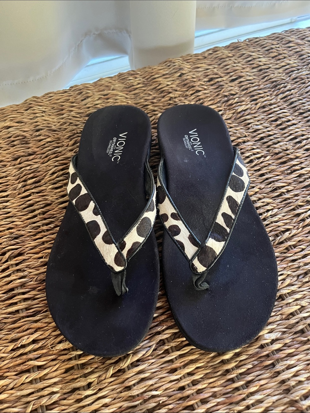 Women’s Vionic Selena Flip Flops in Excellent Conditon